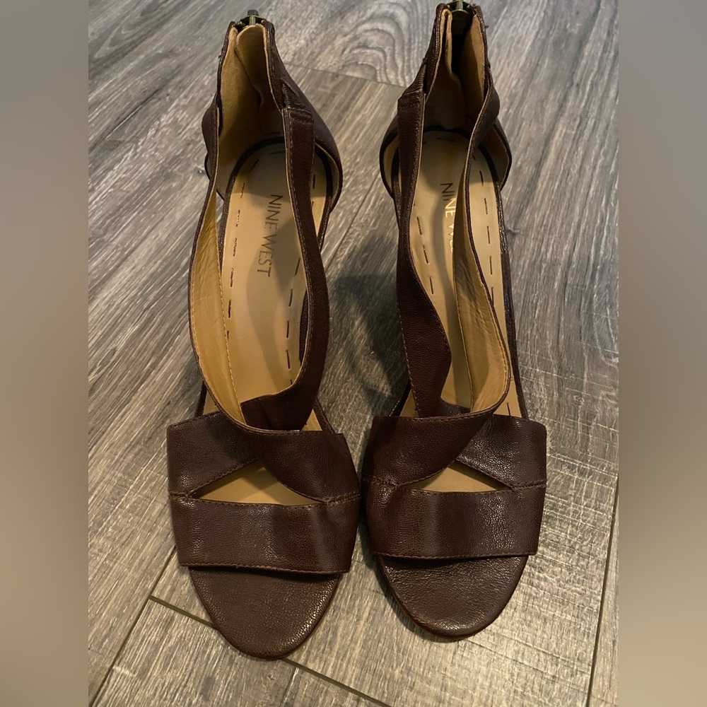 Nine West wedge heel size 8